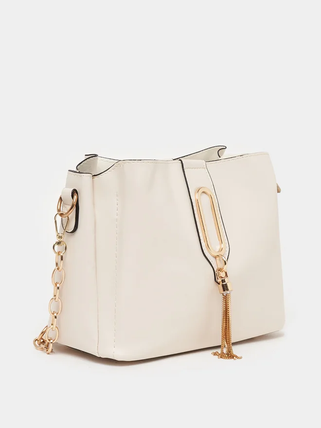 Styli Styli Metal Tassel Shoulder Bag with Chain Strap