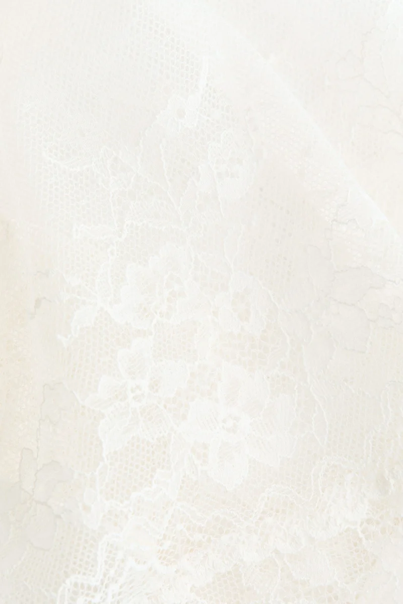 اتش اند ام بودي ثونغ من الدانتيل بقوالب مبطنة