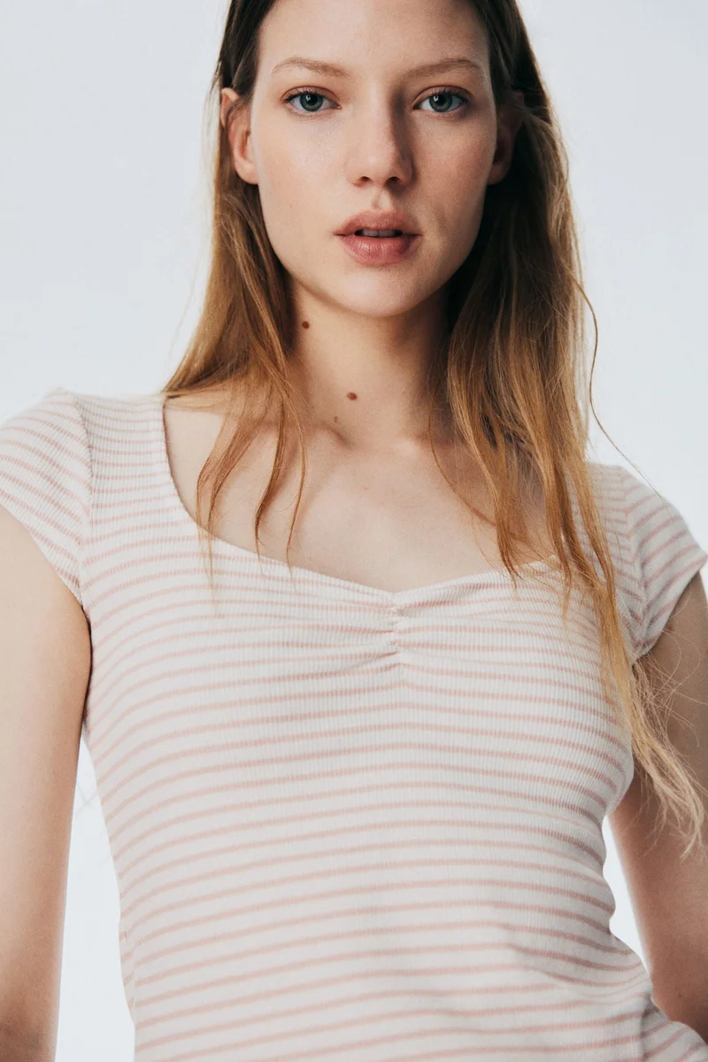 اتش اند ام تي-شيرت مرن