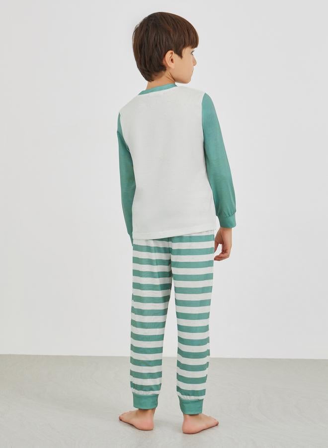 ستايلي طقم بيجامة مخطط وتيشيرت بياقة مستديرة وطبعة جرافيك - Image 4