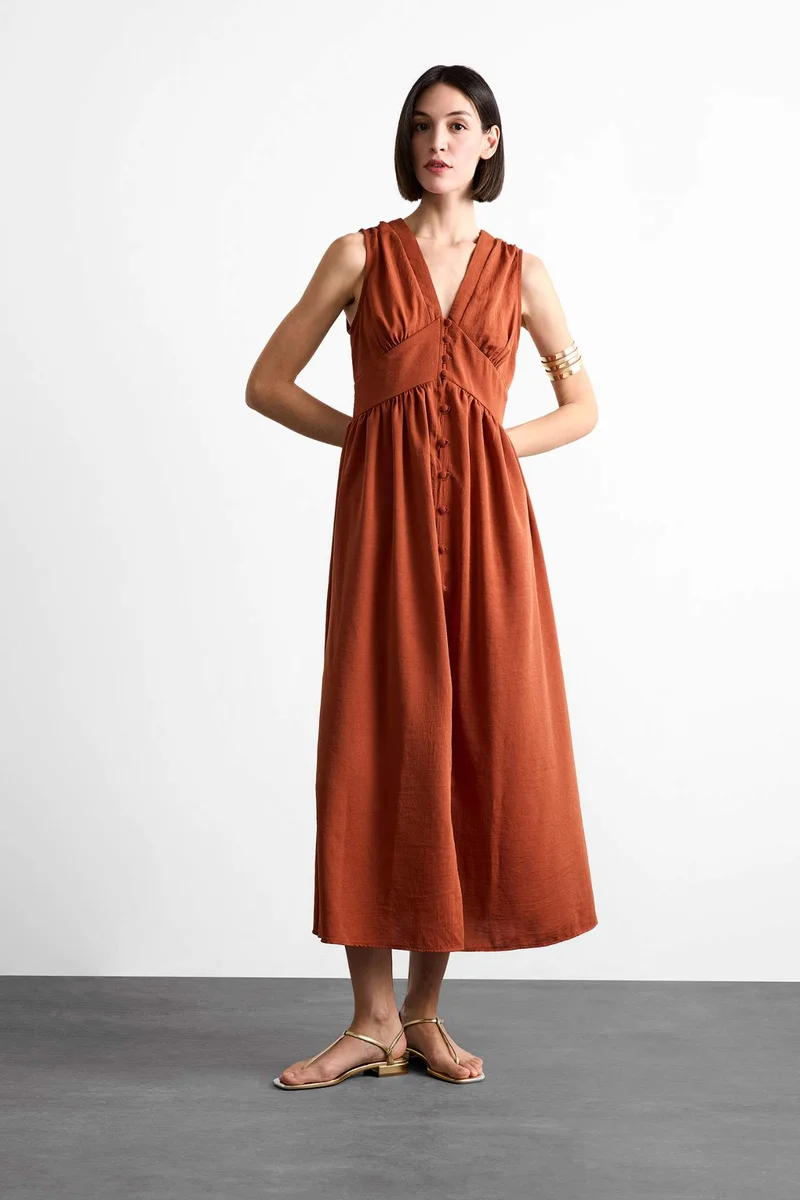 ديفاكتو V Neck Buttoned Sleeveless Maxi Dress