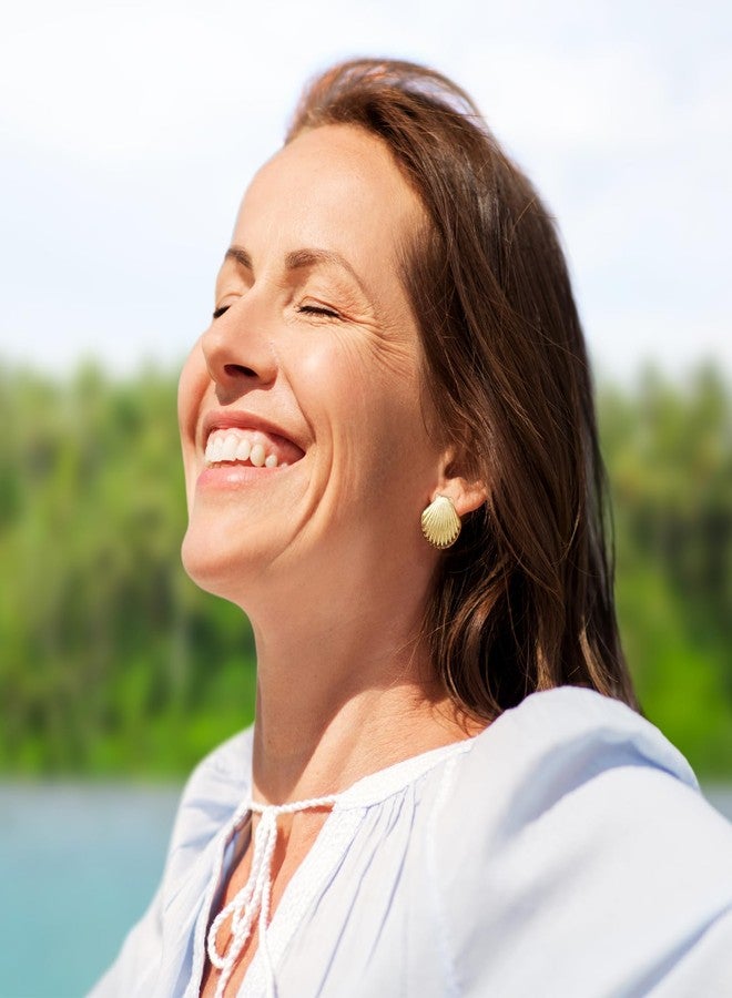 INENIMARTJ Shell Earrings Gold Stud Earrings Seashell Stud Earring Boho Pearl Shell Drop Dangle Earrings Summer Seashore Ocean Earring Nautical Prom Jewelry for Women (D) - Image 3