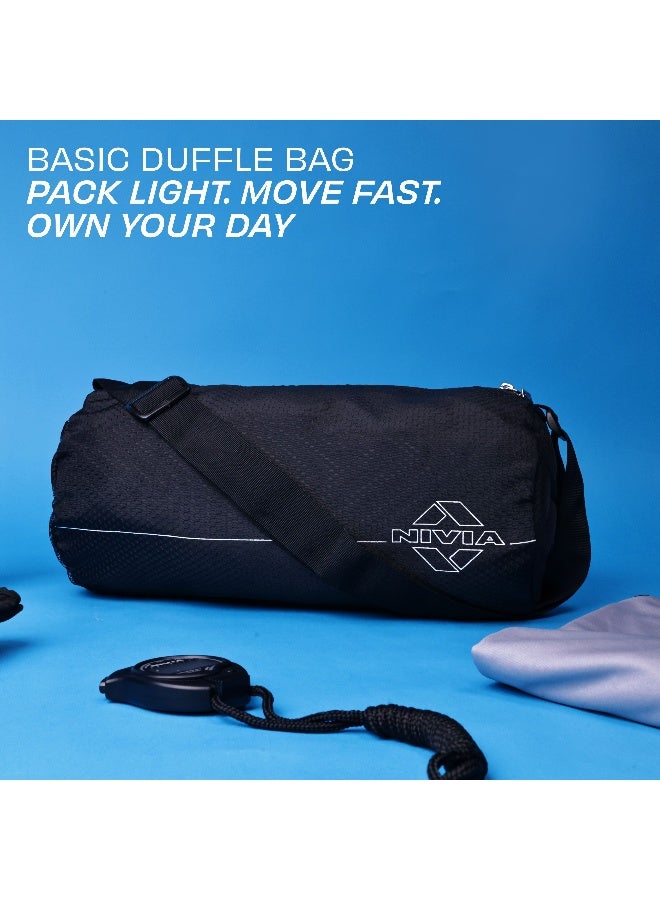نيفيا حقيبة رياضية أساسية من البوليستر للرجال والنساء، حقائب رياضية، حزام كتف قابل للتعديل، جيب جانبي شبكي، حقيبة رياضية (أسود)، سعة 11 لترًا - Image 2