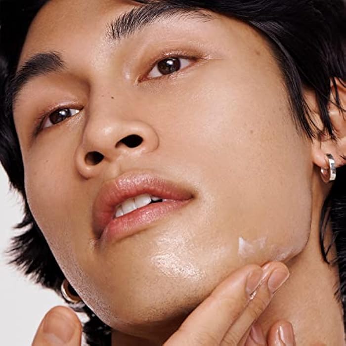 Versed Weekend Glow Daily Brightening Moisturizer - Vegan Lightweight Vitamin C Moisturizer with Cloudberry Seed Oil - Hydrating Face Moisturizer for Discoloration & Uneven Texture (2oz) - Image 5