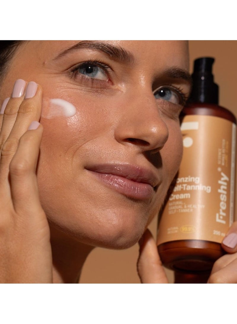Freshly Bronzing Radiance Self-Tanning Cream Natural and Gradual 200ml - Image 2