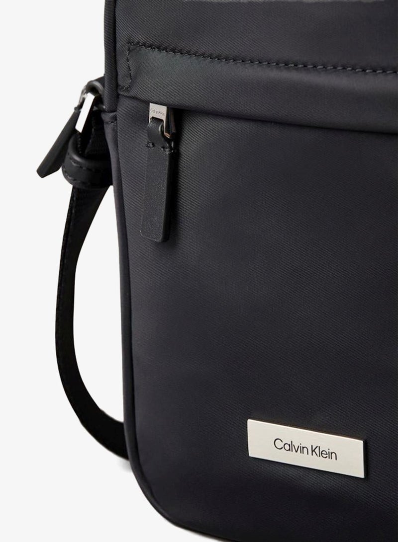 CALVIN KLEIN Logo Messenger Bag - Image 3