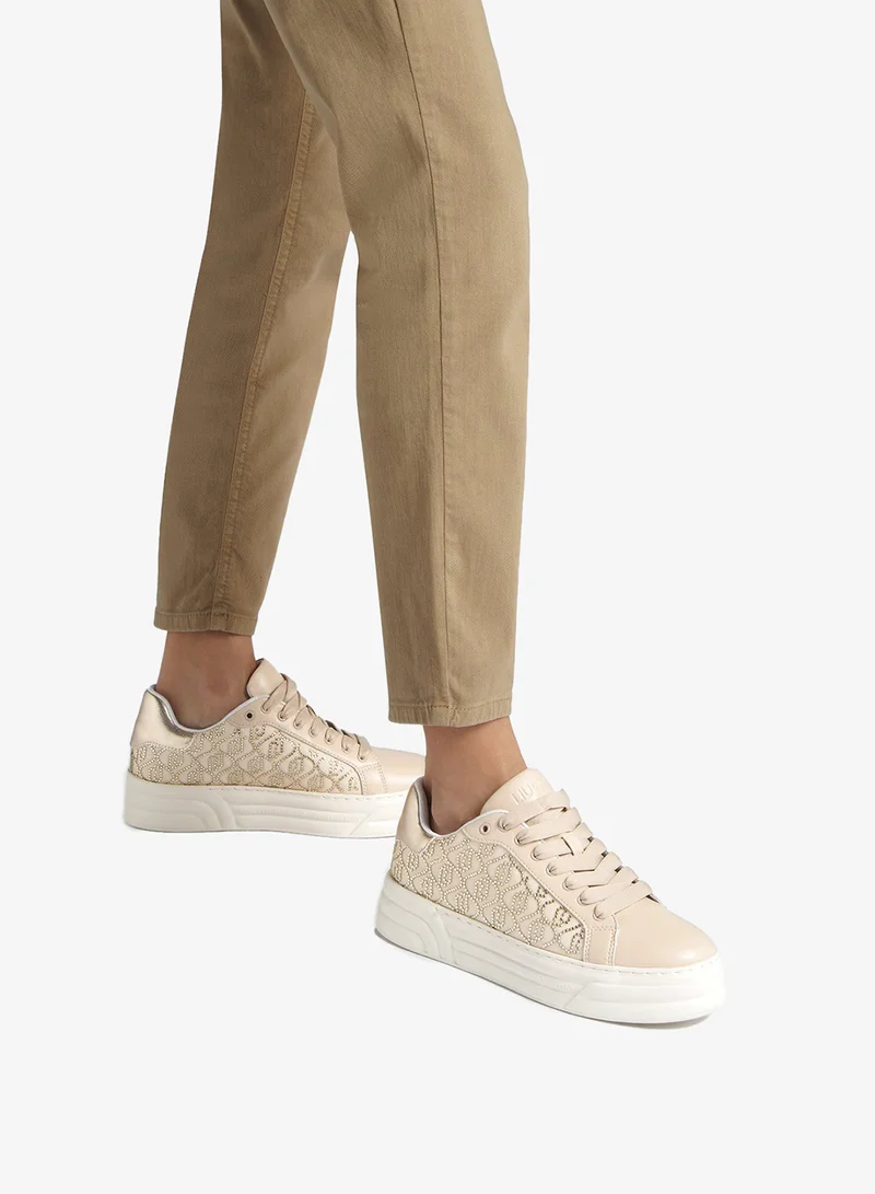 ليو جو حذاء رياضي بمنصة وشعار مرصع بالكريستال