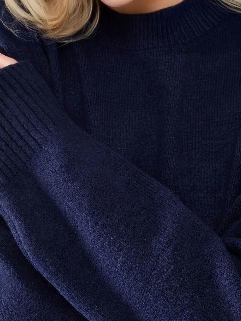 زوبعة كنزة صوفية مريحة بياقة دائرية