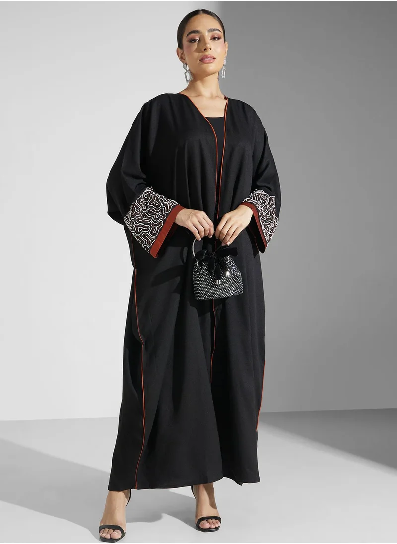 خزانة Embroidered Cuff Detail Abaya