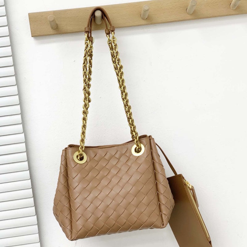 Ladies Chain Parachute Bag Handmade Leather Woven Bag All-Match Commuter Shoulder Crossbody Bag Trendy - Image 2