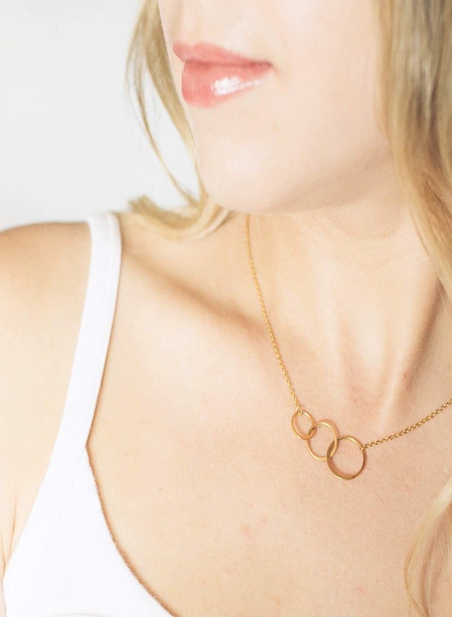 ميفيكو قلادة ميفيكو الذهبية الرقيقة للأجيال، قلادة بثلاث دوائر مطلية بالذهب عيار 18 قيراطًا، ثلاث دوائر متشابكة على شكل رمز اللانهاية، هدية مثالية للأم والحفيدة في عيد الأم أو عيد الميلاد - Image 3