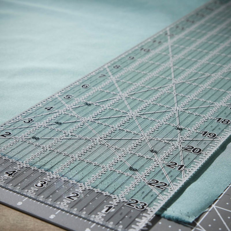 Fiskars Sewing Ruler (6"x 24") - Sewing and Quilting Ruler with Gridlines - Arts and Craft Supplies - Clear/Black - Image 4