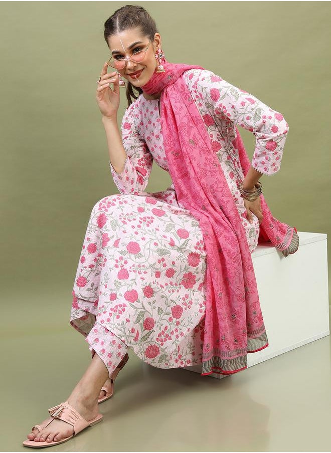 Vishudh Women Pink Floral Cotton Kurta Set by Styli  - Image 1