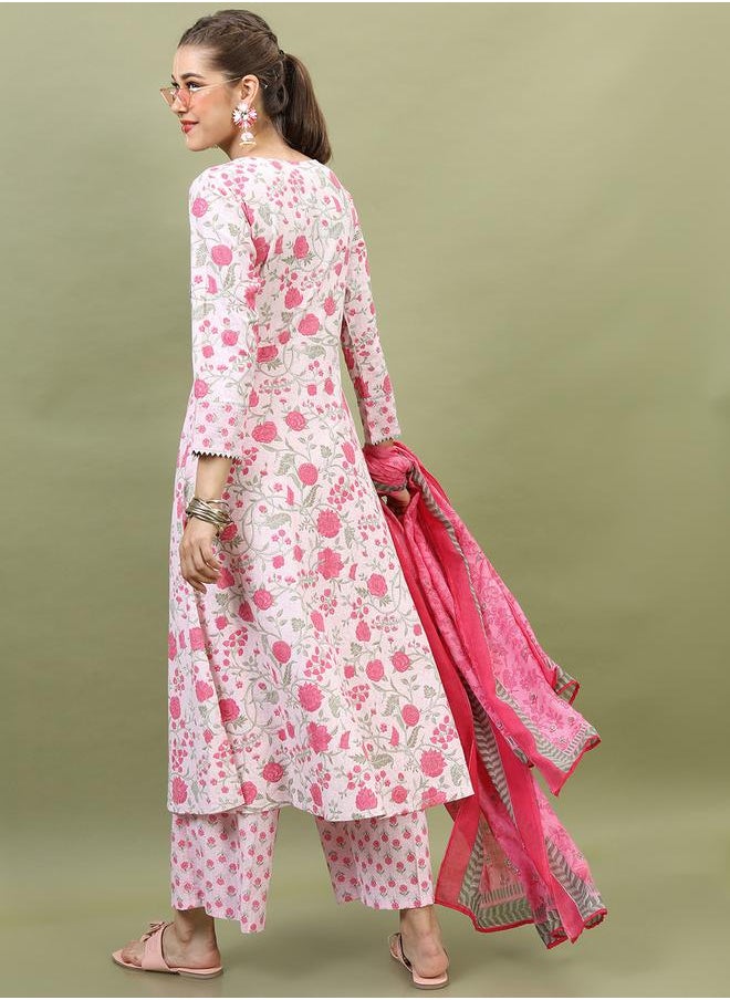 Vishudh Women Pink Floral Cotton Kurta Set by Styli  - Image 3