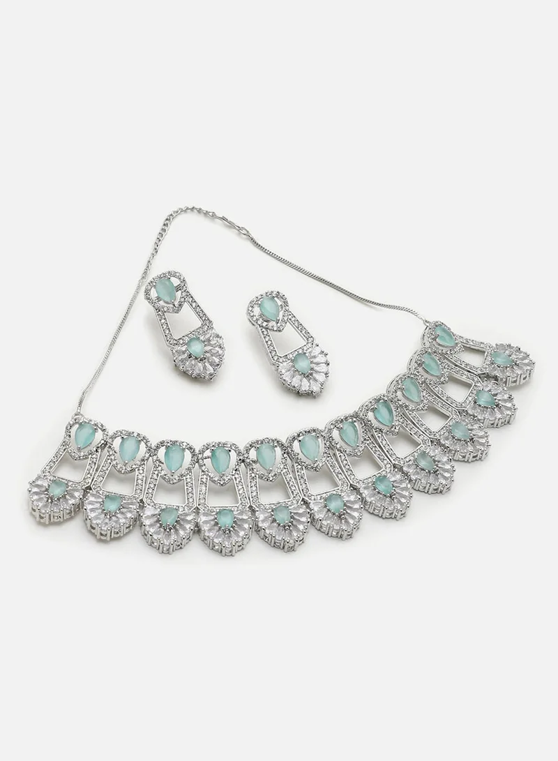 سوهي طقم قلادة وأقراط من الألماس الأمريكي والحجر المصمم المطلي بالفضة