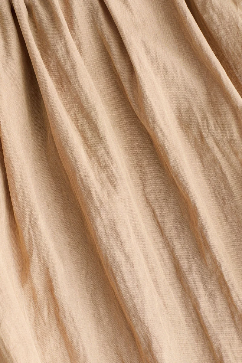 اتش اند ام تنورة بحافة منقوشة