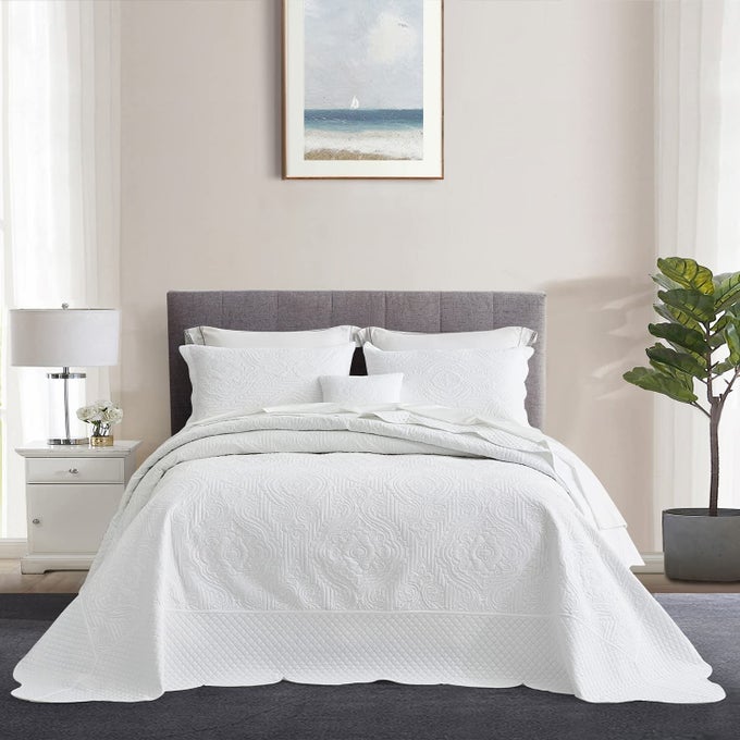 HZ HY OVERSIZED KING BEDSPREAD 138X122 EXTRA WIDE ULTRASONIC COVERLET BEDDING SET LIGHTWEIGHT THIN COMFORTER REVERSIBLE 5 PIECE 100 MICROFIBER CALIFORNIAALASKAN KING WHITE