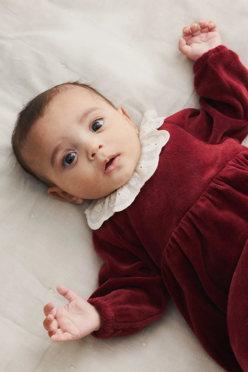 اتش اند ام فستان بتصميم بودي من القطن والفيلور