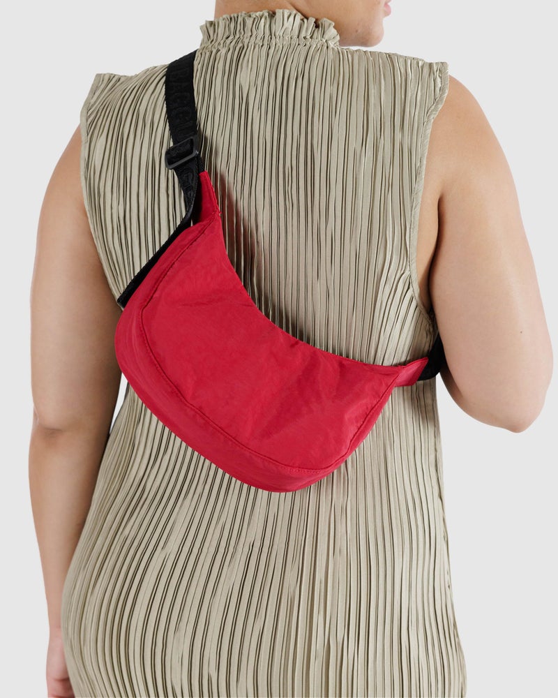 BAGGU Small Nylon Crescent Bag - Candy Apple 37'' - Image 2