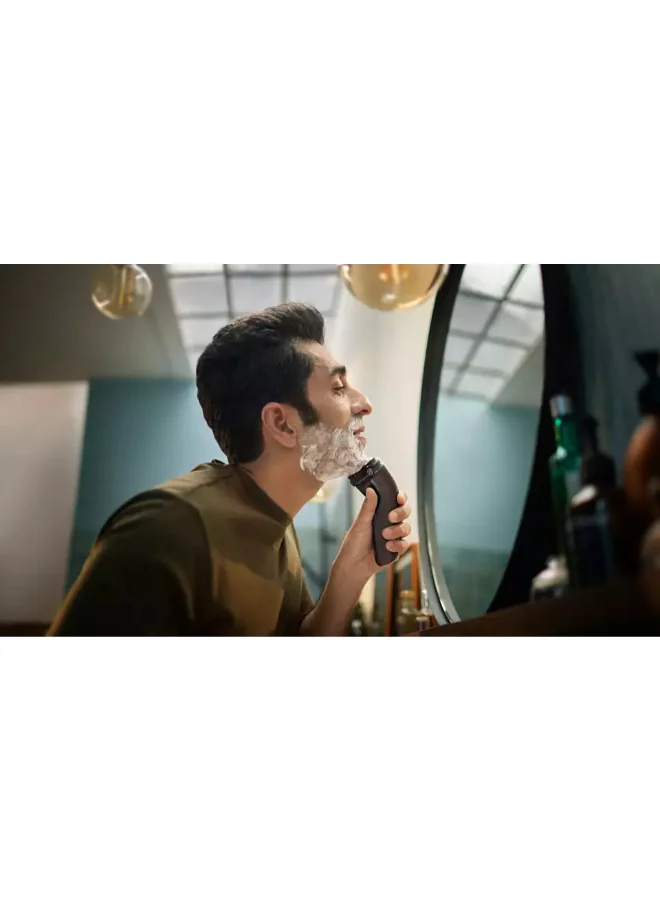 فيليبس ماكينة حلاقة الوجه والرأس Philips S3144/00 | للاستخدام الرطب والجاف | حلاقة ناعمة ومريحة بتقنية SkinProtect | رؤوس مرنة خماسية الأبعاد وشفرات PowerCut | 60 دقيقة استخدام لاسلكي | مع أداة تشذيب منبثقة