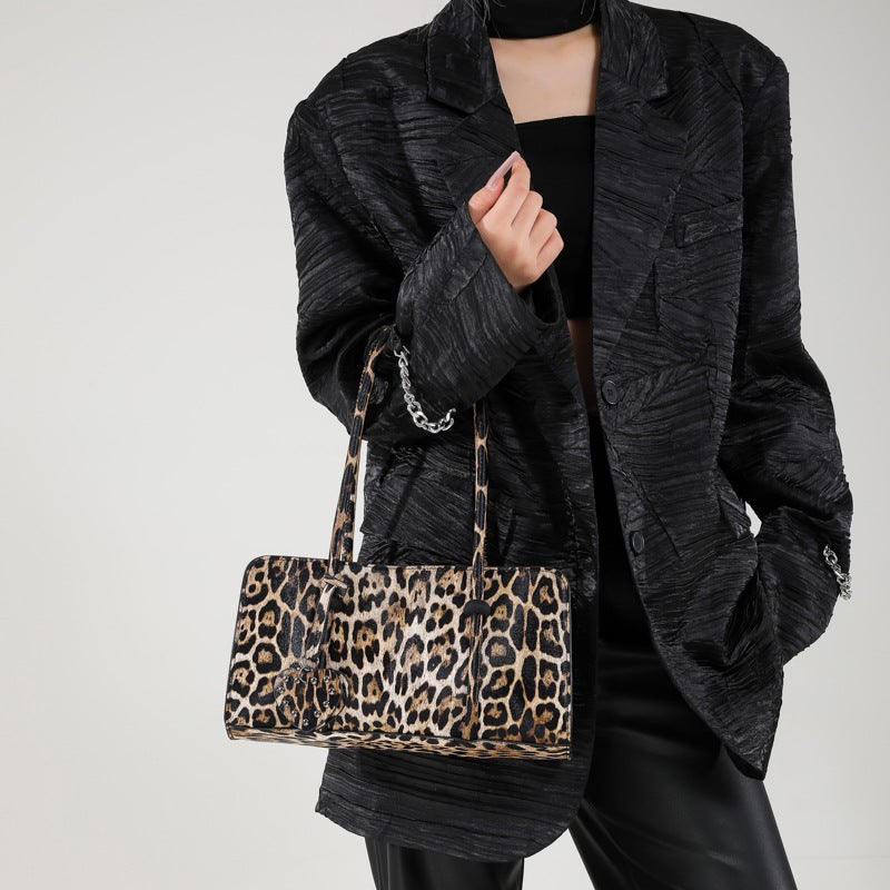 Girl Style Niche Design Large Capacity Bag Women'S Bag Sense Of Design Leopard Print Versatile Trendyy Armpit Tote Large Bag - Image 4