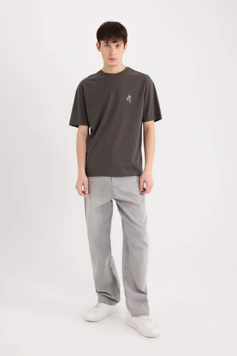 ديفاكتو Boxy Fit Crew Neck Back Printed T-Shirt