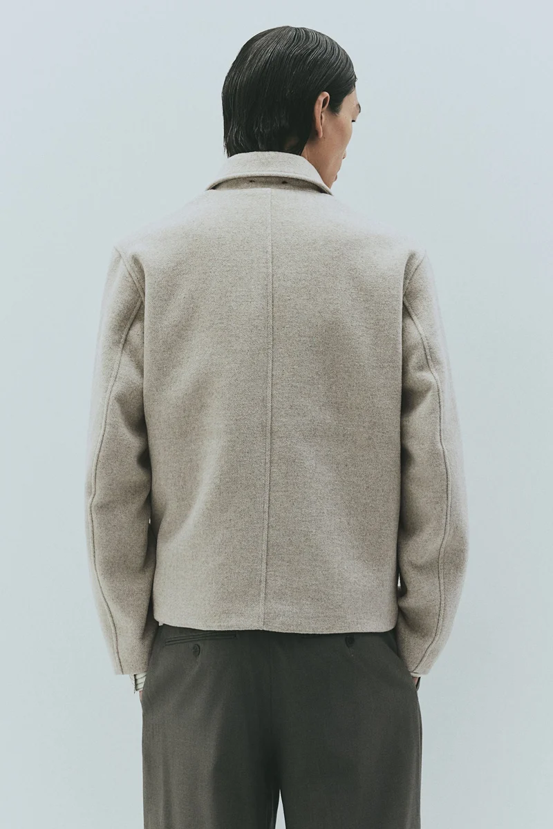 اتش اند ام جاكيت صوف بقصة عادية