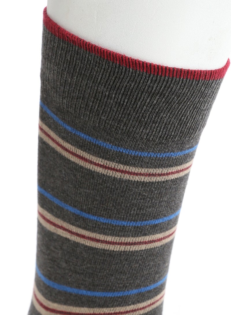 Solo Classic Men Long Socks Design  - Image 3
