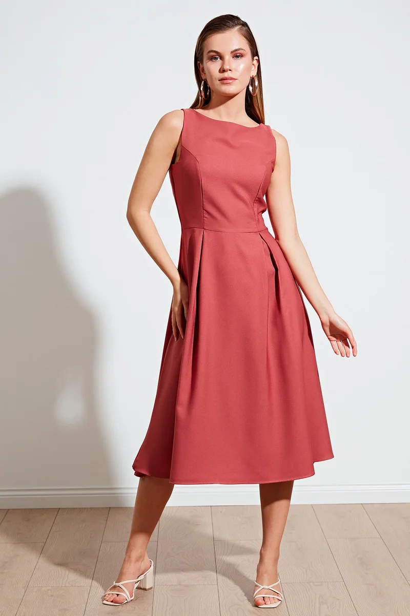 ليلا Sleeveless Fit-and-Flare Dress