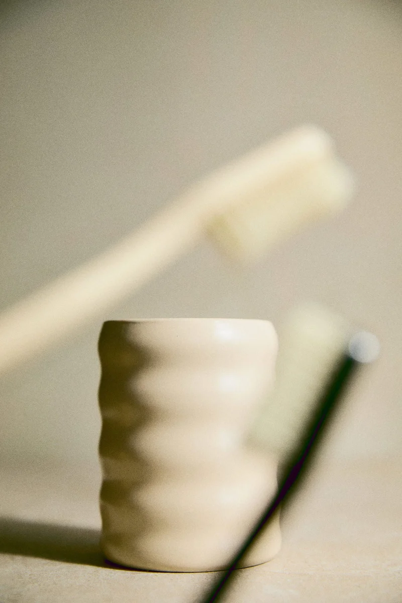 H&M Stoneware toothbrush mug