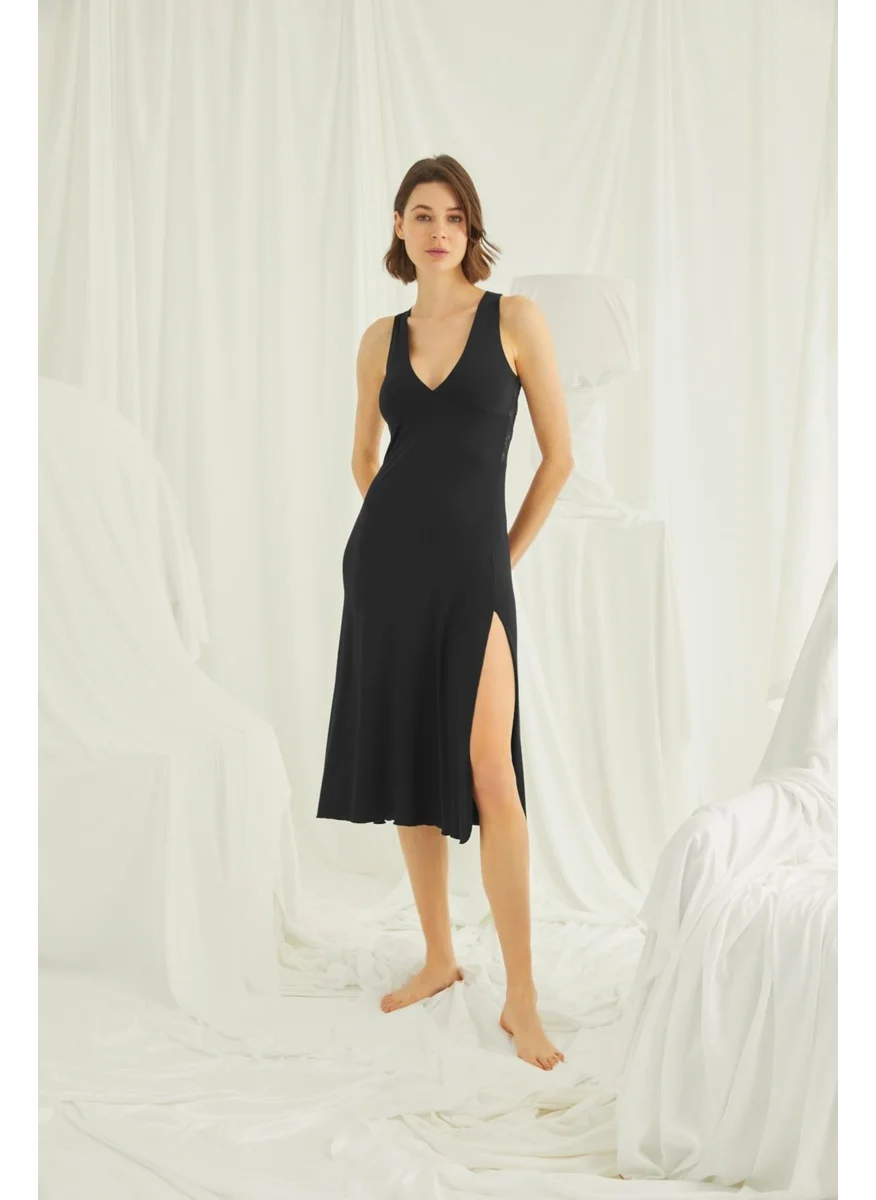 موناميسي Women's Black Chest and Back Decoated Embroidered Lace Slit Nightgown