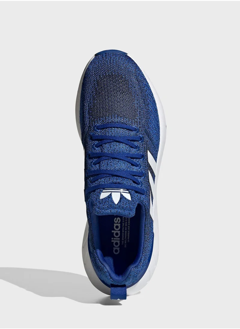adidas Originals Swift Run 22 Sneakers