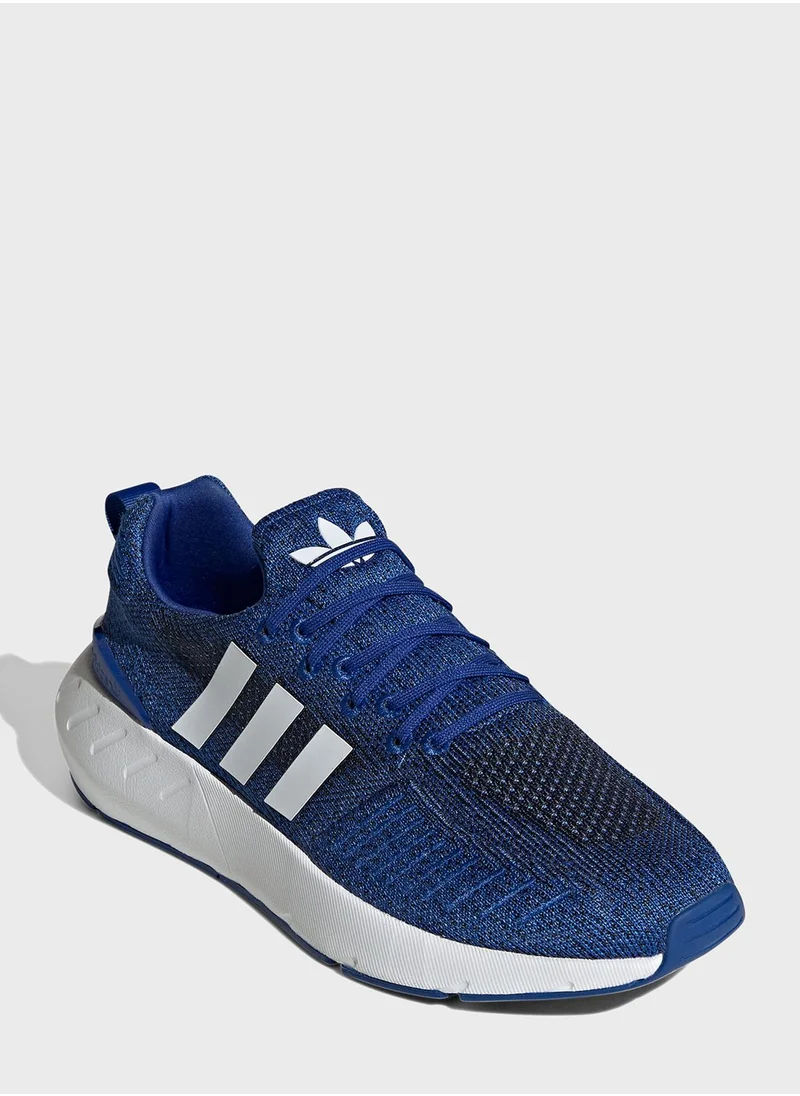 adidas Originals Swift Run 22 Sneakers
