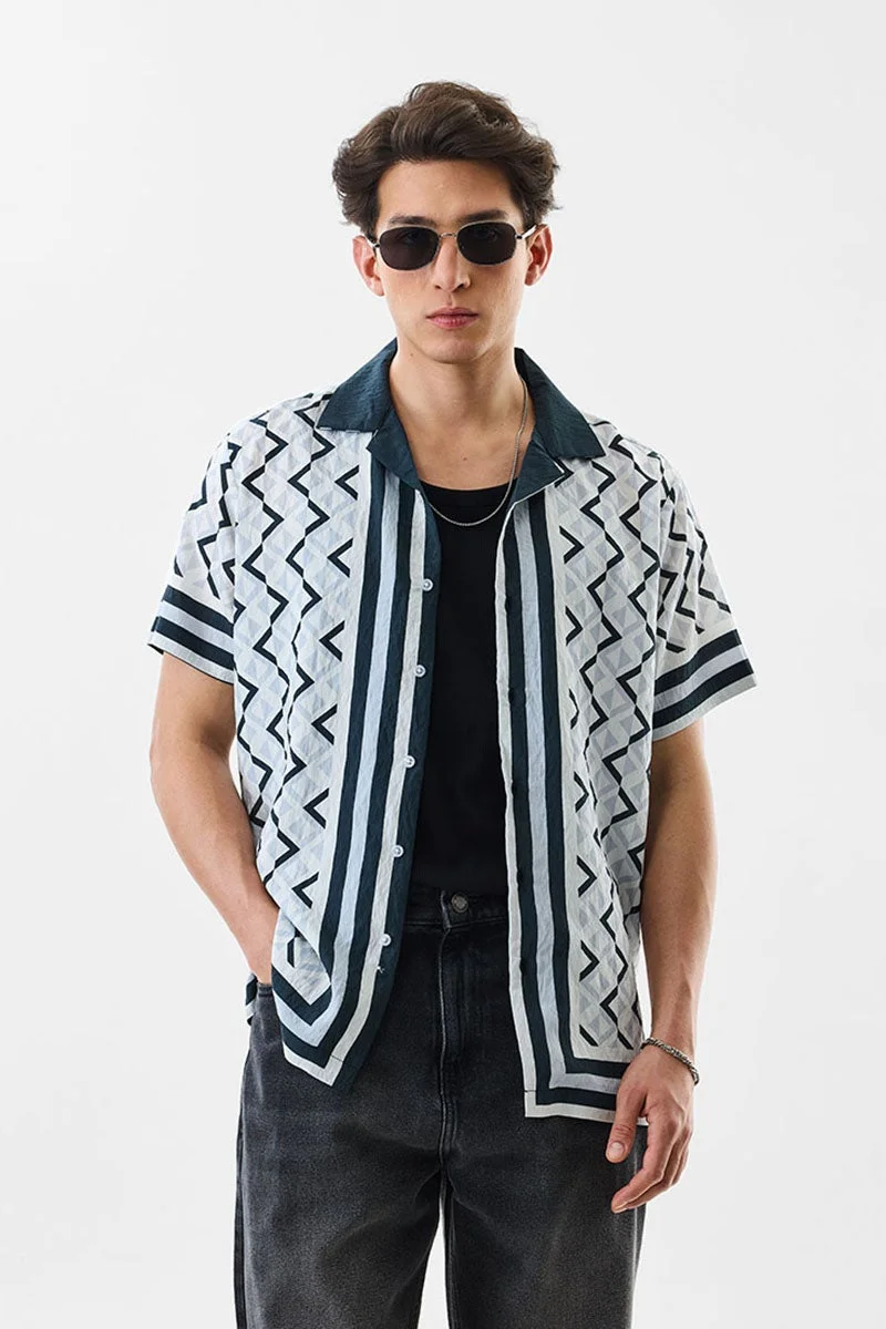 سنيتش قميص بياقة كوبية هندسية بقصة بوكس فيت