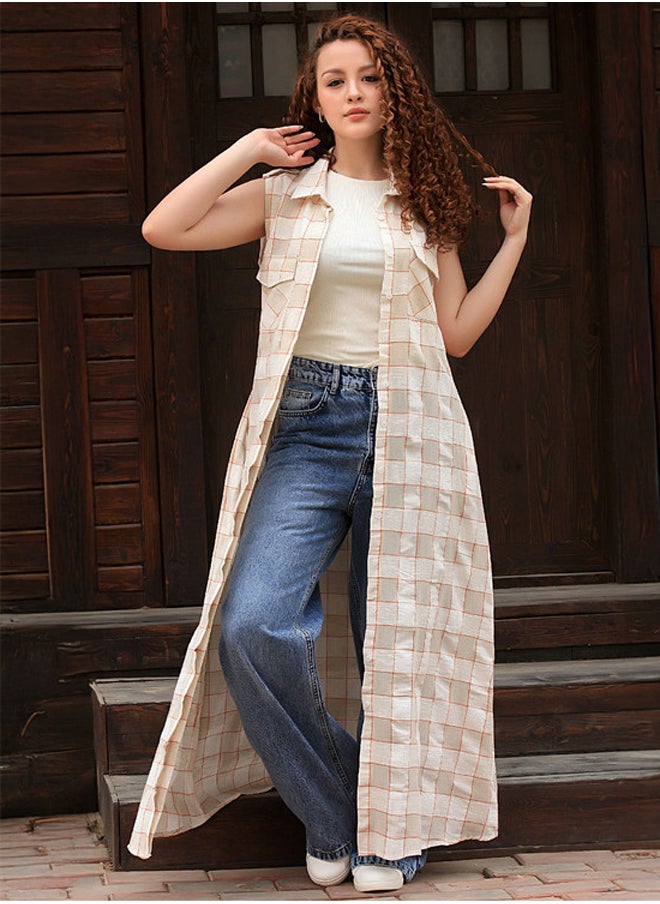Sleeveless Plaid Cardigan– Long, Front-Open with a Modern and Comfortable Style