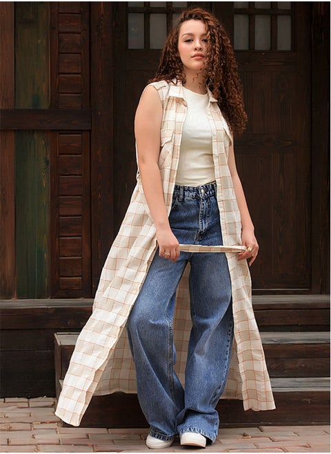 Sleeveless Plaid Cardigan– Long, Front-Open with a Modern and Comfortable Style