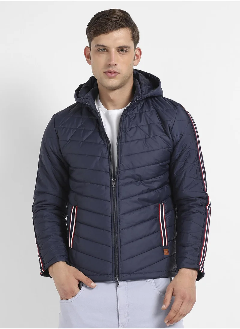 Campus Sutra Men's Dark Blue Quilted Puffer Jacket With Contrast Striped Sleeve