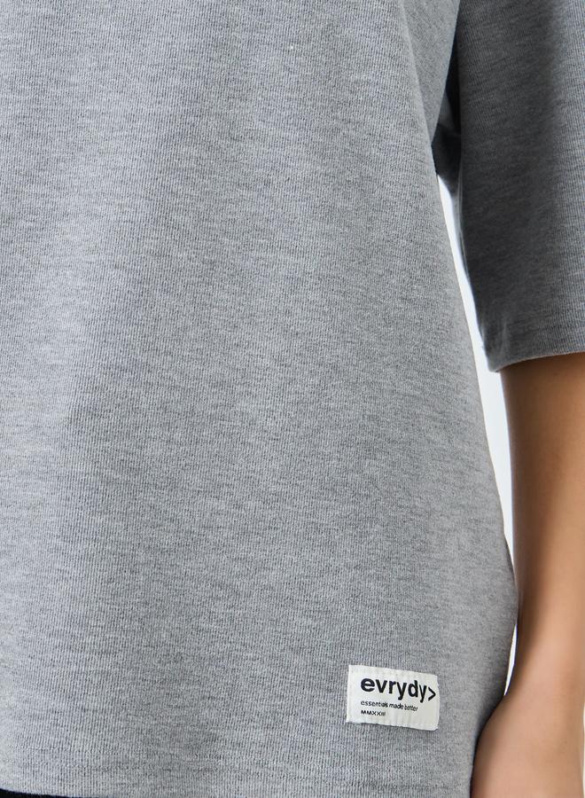 ستايلي تيشيرت محبوك بقصة واسعة - Image 3