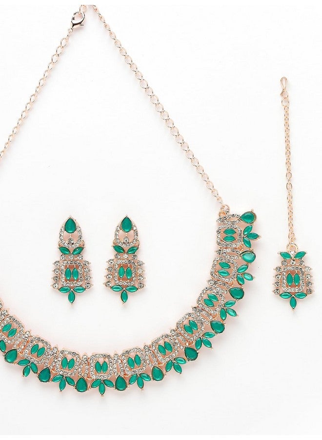 سوكهي طقم قلادة على شكل عظمة الترقوة من Sukkhi Admirable Fashionable AD بأحجار البحر الخضراء مع قرط وMaangtika | طقم مجوهرات للنساء (NS105559) - Image 5