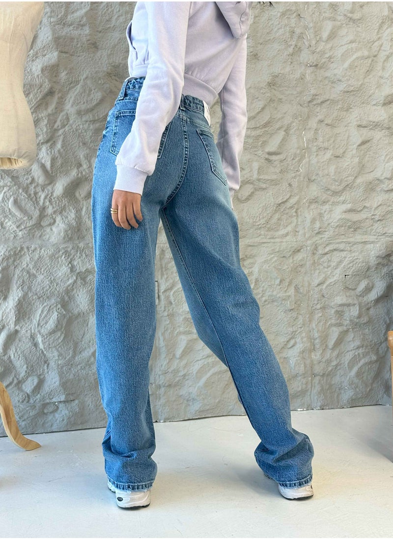 CIZARO - Comfort Straight Leg - Mid Blue Wash Jeans. - Image 1
