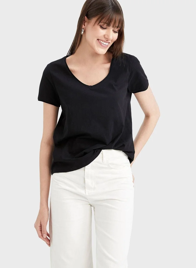DeFacto V-Neck T-Shirt