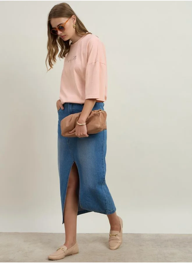 ستايلي Styli Acid Washed Lucky Me Slogan Foil Print Exaggerated Shoulder Oversized T-Shirt