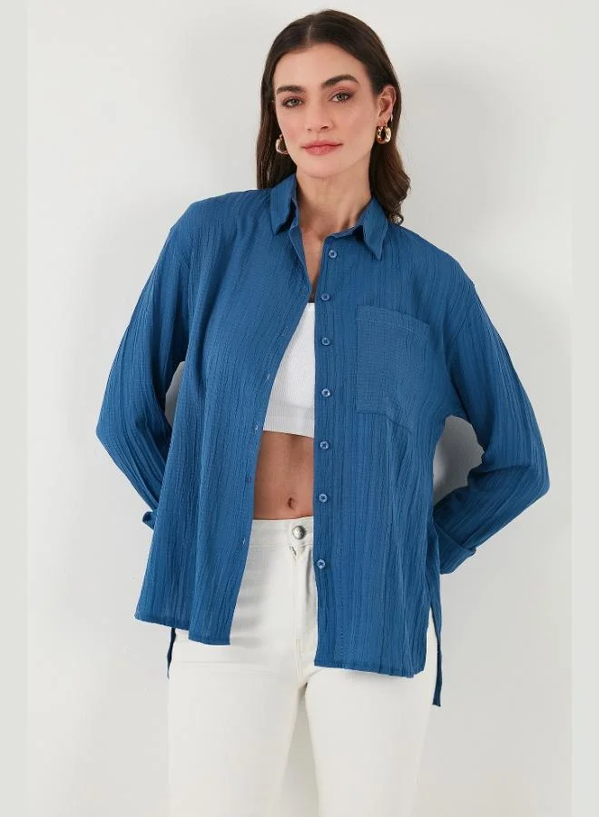 ليلا قميص نسائي ليلا بقصة عادية وجيب أمامي واحد وظهر طويل مجعد