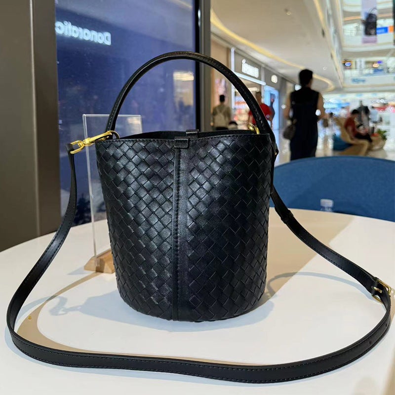 Woven Sheepskin Bucket Bag Women'S Arrival One-Shoulder Portable Fashionable Child-Mother Handbag Large Capacity Vegetable Basket Bag - Image 3