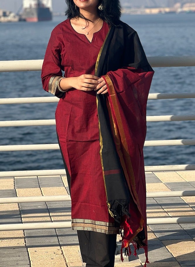 IndHeritage - Premium cotton 3pc kurti set/salwar set - Red colour women's 3pc set with kasavu prints - Indian Kurti Set IDH00167 - Image 2