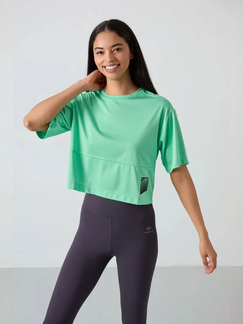 TOMMYLIFE TOMMY Oversized Crop Crew Neck T-Shirt With Pocket