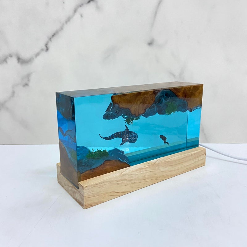 eletriace Whale Shark Diver Ambient Night Lamp, Simulated Ocean Landscape, Resin Handmade Artistic Home Decoration, Deep Sea Small Table Lamp for Holidays - Image 3
