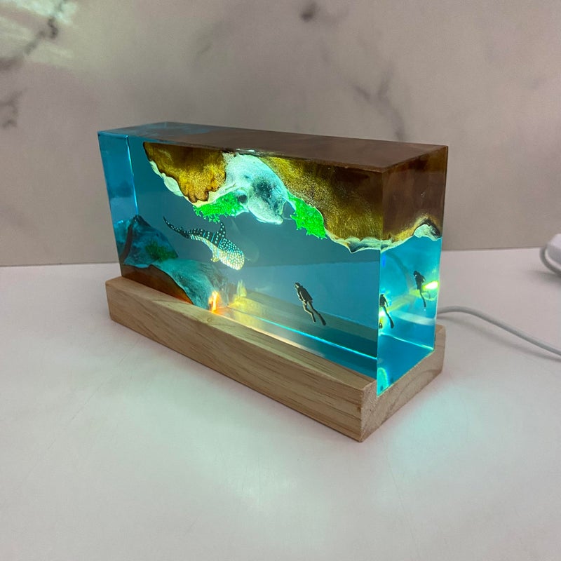 eletriace Whale Shark Diver Ambient Night Lamp, Simulated Ocean Landscape, Resin Handmade Artistic Home Decoration, Deep Sea Small Table Lamp for Holidays - Image 1