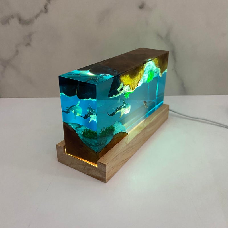 eletriace Whale Shark Diver Ambient Night Lamp, Simulated Ocean Landscape, Resin Handmade Artistic Home Decoration, Deep Sea Small Table Lamp for Holidays - Image 4