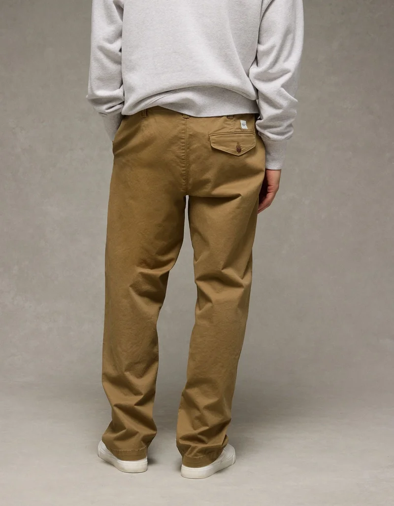 امريكان ايجل بنطلون فليكس واسع بلمسة باللون الكاكي